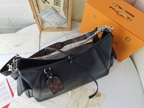 ルイヴィトンバッグ着用イメージ